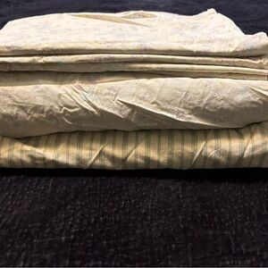 Vintage Italian Queen-Size Sheet Size with 4 Pillowcases
